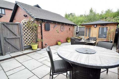44 Lowes Road, Bury, BL9 6PJ