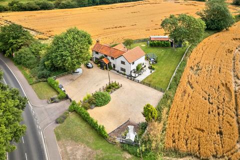 4 bedroom detached house for sale, Fyfield Road, Ongar CM5