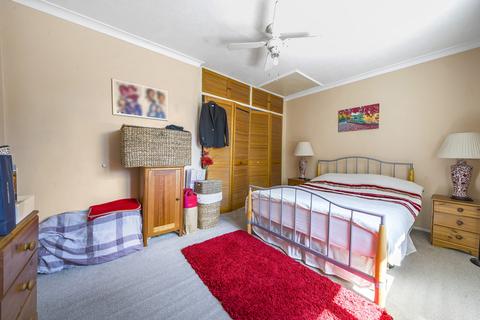 15 Edington Road, London, SE2 9JU
