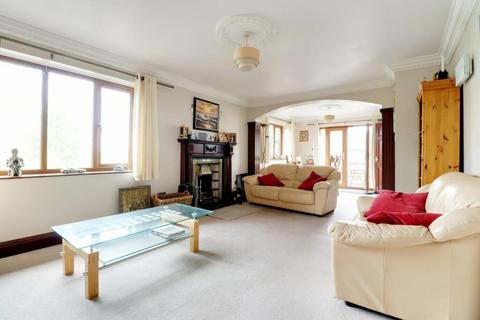 Miown Belshaw Lane, Belton, Doncaster, DN9 1PF