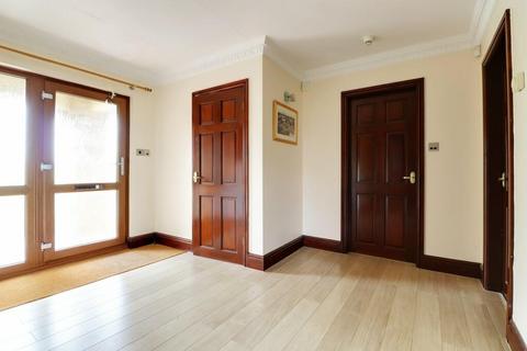 Miown Belshaw Lane, Belton, Doncaster, DN9 1PF