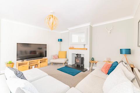 18 Belmore Close, Norwich, NR7 0PS