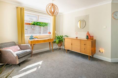 18 Belmore Close, Norwich, NR7 0PS