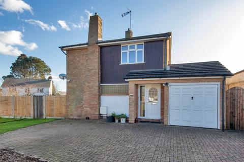 4 bedroom detached house for sale, Warwick Gardens, Meopham, Gravesend, Kent, DA13