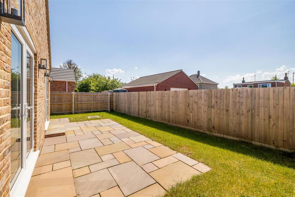 10 Sherridans Way (Sutterton)-8.jpg