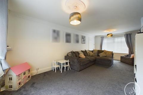 38 Brignall Garth, Leeds, LS9 7HB