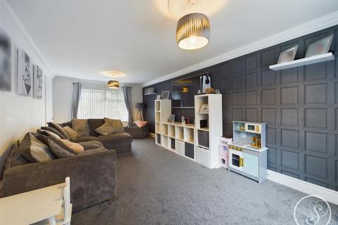38 Brignall Garth, Leeds, LS9 7HB