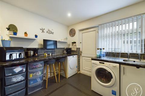 38 Brignall Garth, Leeds, LS9 7HB