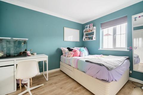 38 Upper Stroud Close, Chineham, Basingstoke, RG24 8EG
