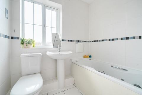 38 Upper Stroud Close, Chineham, Basingstoke, RG24 8EG