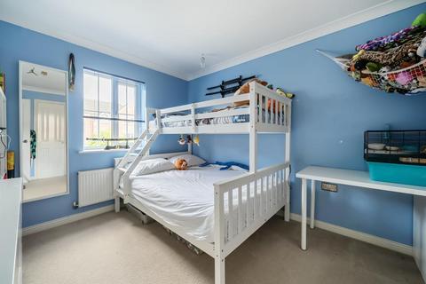 38 Upper Stroud Close, Chineham, Basingstoke, RG24 8EG