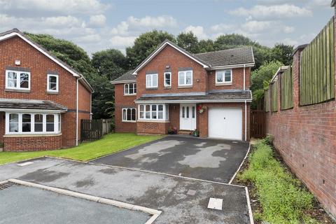 5 bedroom detached house for sale, Keswick Avenue, Huddersfield HD3