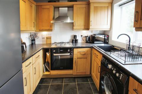 70 Hudson View, Wyke, Bradford, BD12 8HY