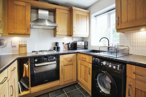 70 Hudson View, Wyke, Bradford, BD12 8HY