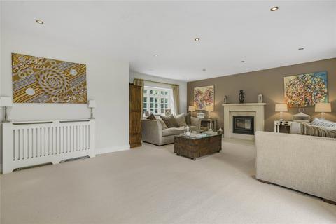 Woodside Chinnor Road, Chinnor, OX39 4BP