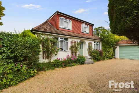 21b Coppice Drive, Wraysbury, Staines-upon-thames, TW19 5JG