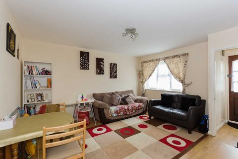 1 bedroom apartment to rent, St Peters Close, Ruislip, Middlesex, HA4