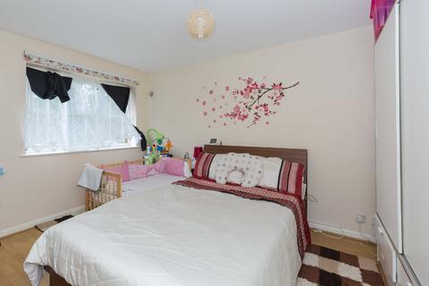 1 bedroom apartment to rent, St Peters Close, Ruislip, Middlesex, HA4