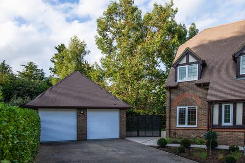 5 bedroom detached house to rent, Beaconsfield HP9