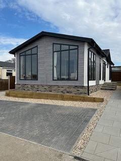 2 bedroom park home for sale, New Milton, Hampshire, BH25