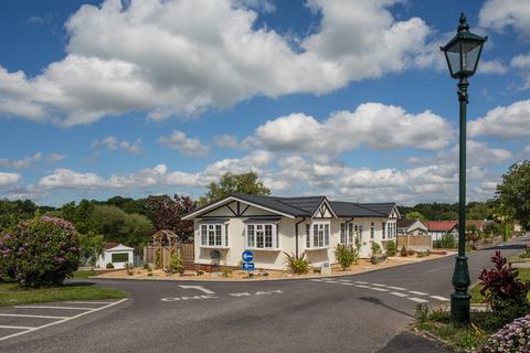 2 bedroom park home for sale, New Milton, Hampshire, BH25