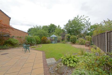 10 Goodrich Close, Muxton, Telford, TF2 8SN