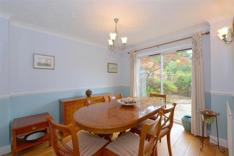 10 Goodrich Close, Muxton, Telford, TF2 8SN