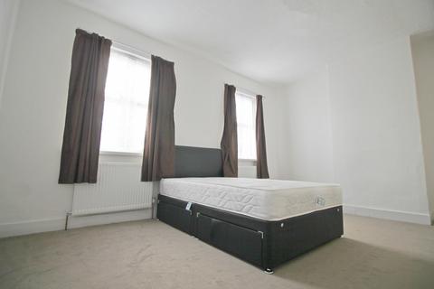 3 bedroom terraced house to rent, Martindale Road, Hounslow West, Hounslow, Middlesex, TW4