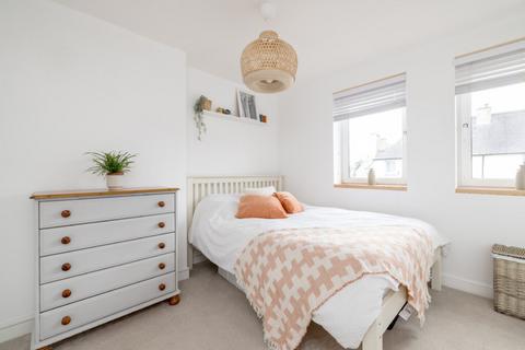 19 Boswall Square, Edinburgh, EH5 2EQ