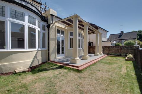 1 bedroom flat for sale, Lansdowne Road, Worthing