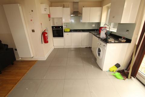 1 bedroom semi-detached house to rent, Kingsbury, NW9