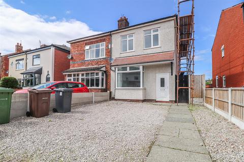 3 bedroom semi-detached house to rent, Compton Road, Southport PR8