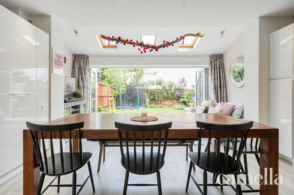Kitchen/Dining Area