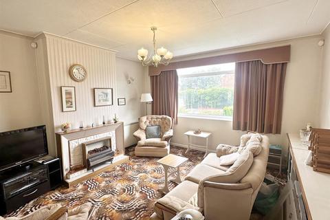 53 Forest Close, Sutton Coldfield, B74 2JY