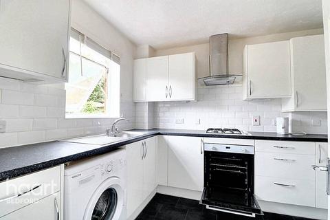 2 bedroom apartment for sale, Acorn Way, Bedford