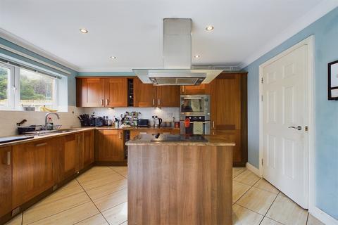 3 bedroom property to rent, St. Catherines Court, Newcastle Upon Tyne