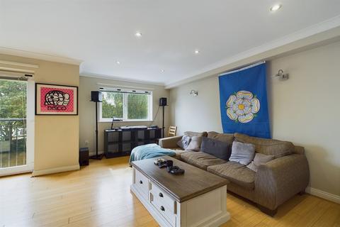 3 bedroom property to rent, St. Catherines Court, Newcastle Upon Tyne