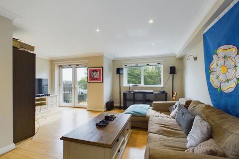 3 bedroom property to rent, St. Catherines Court, Newcastle Upon Tyne