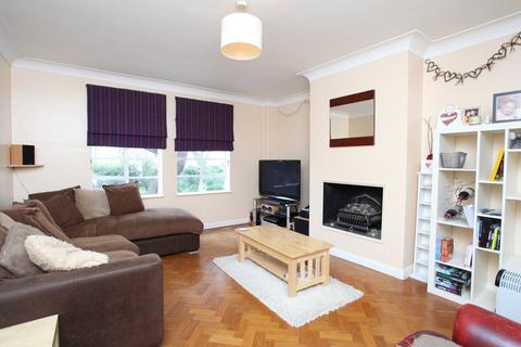 2 bedroom flat to rent, Lonsdale Road, London SW13