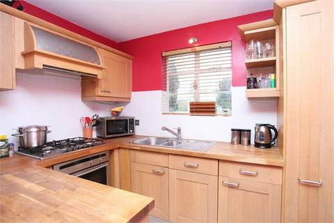 2 bedroom flat to rent, Lonsdale Road, London SW13