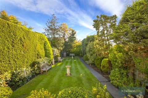 3 bedroom semi-detached house for sale, The Shrubberies, Essex IG7