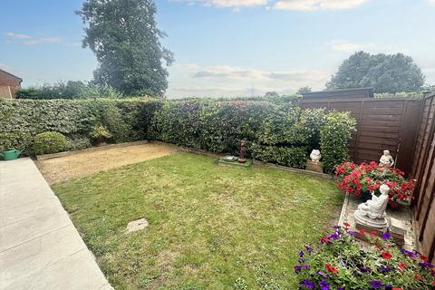 17 Stanley Gardens, Borehamwood, WD6 4TP
