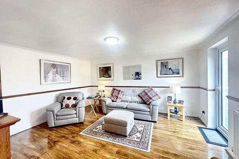 17 Stanley Gardens, Borehamwood, WD6 4TP