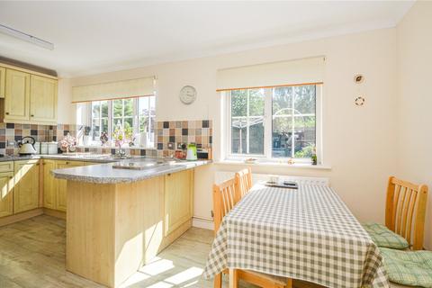 14 Buie Close, Sparcells, Swindon, SN5 5FX