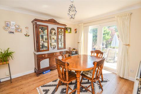 14 Buie Close, Sparcells, Swindon, SN5 5FX