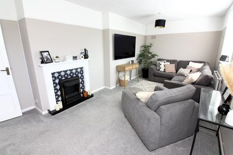 3 bedroom end of terrace house for sale, Tedder Avenue, Henlow, SG16