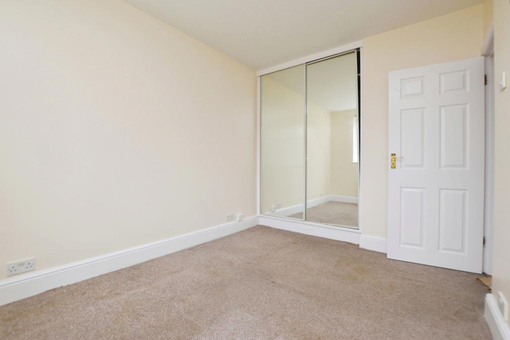 4c046c78-bedroom 201