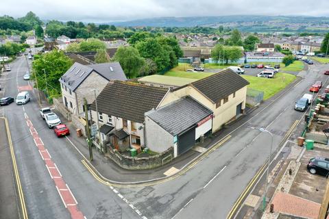 5 bedroom semi-detached house for sale, Bryn Road, Cefn Fforest, NP12