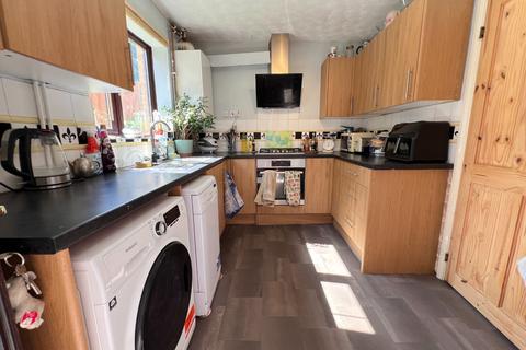 2 bedroom terraced house for sale, Marsom Grove, Barton Hill, Luton