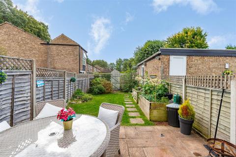 120 Penenden, New Ash Green, Longfield, DA3 8LT